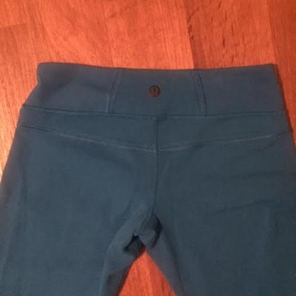 Lululemon Blue Wunder Under Leggings Like New - Picture 2 of 3